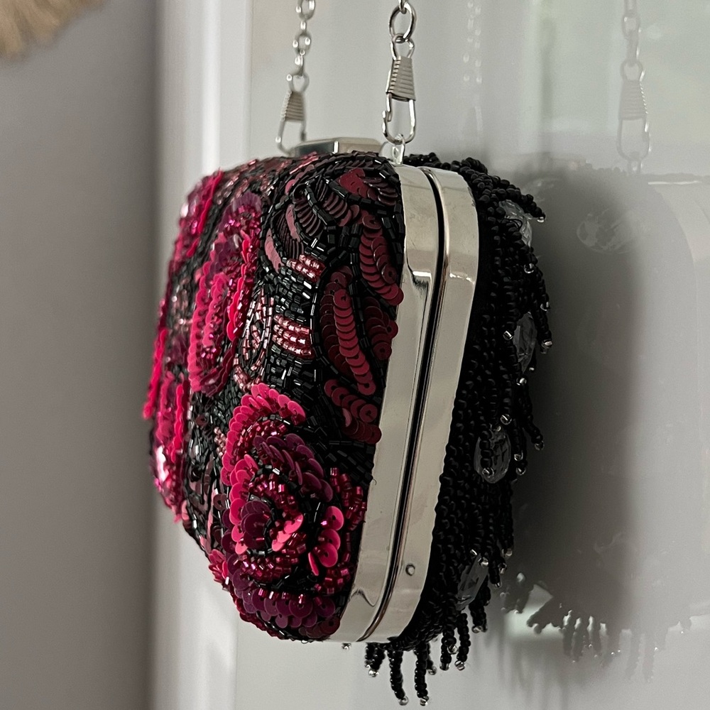 Elegant Floral Sequin Clutch - Picture 6 of 16
